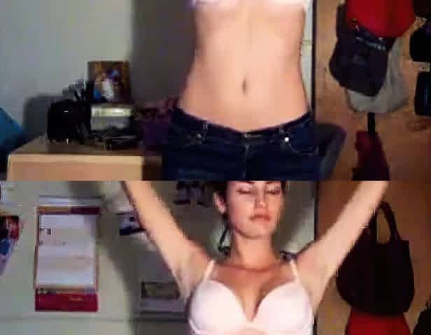Webcam girl in bikini teases her pussy