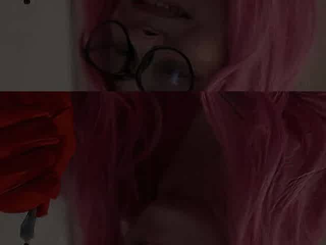 Im Spending a Romantic Day with My Giantess Love for This Pont of time, Im Even Putting on a Red Glove