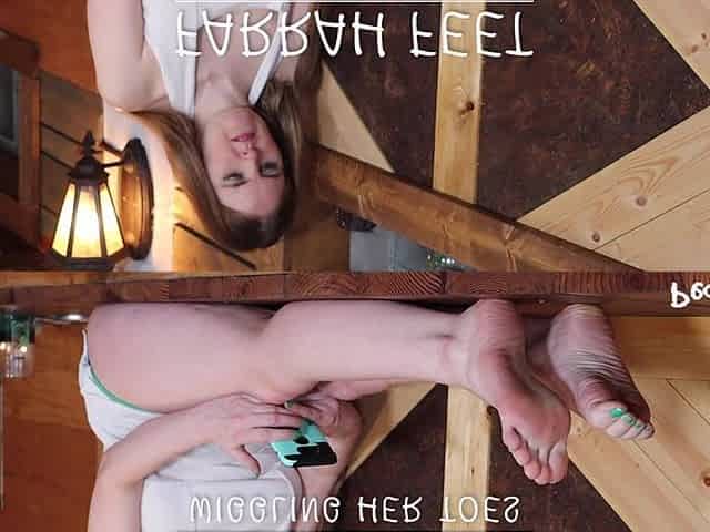 Farrah Feet Wiggling Her Toes