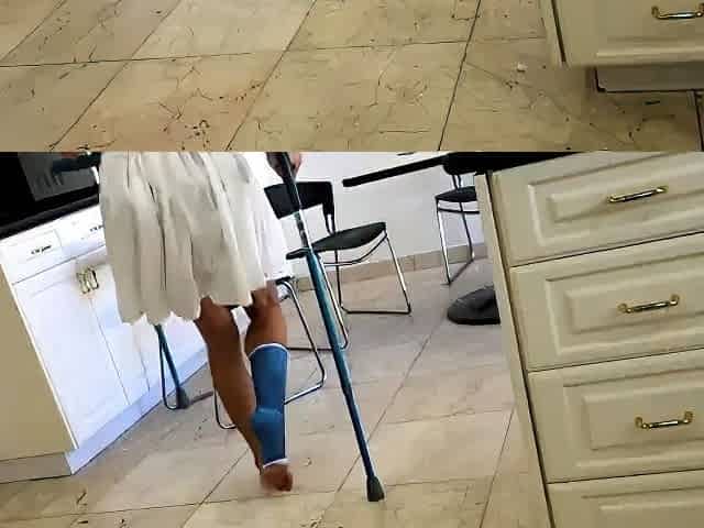Solo masturbation and the foot fetish