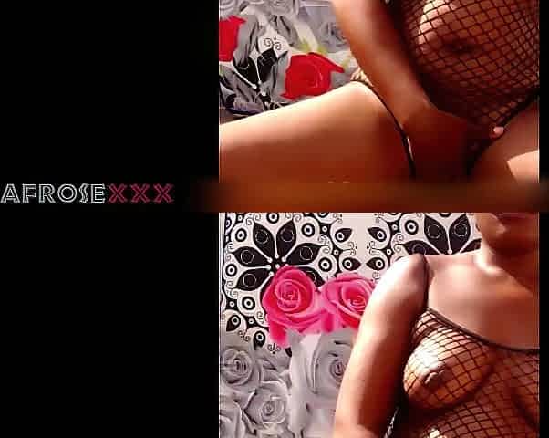 Amateur black fingering her vagina outdoors