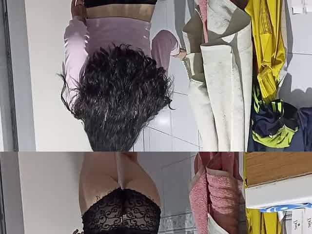 He Fucks Her in the Shower, Delicious Sex with an 18-year-old Woman While She Bathes