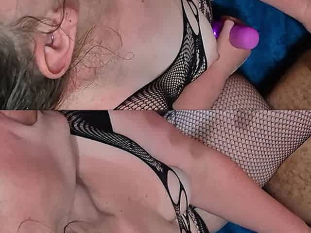 Amateur cuckold husband watches his sexy wife play with stranger's cock