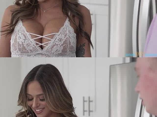 Latina MILF Armani Black Shows Off Her Goods Free - Armani black