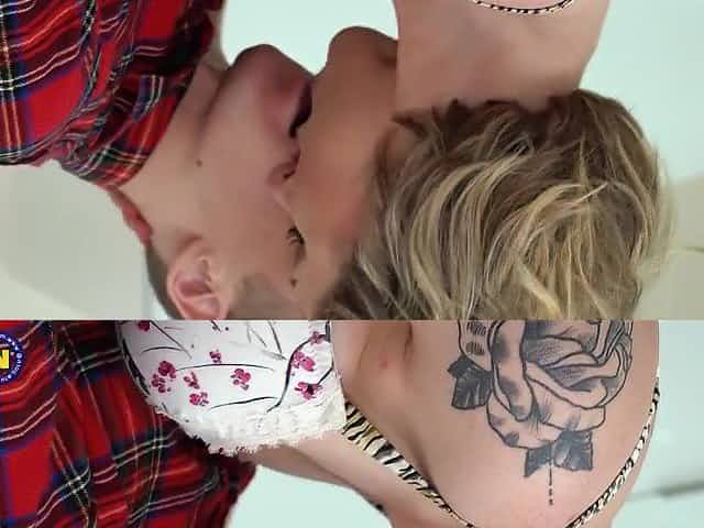 This Blond Hawt Cougar Pays The Pizza Delivery Man With Her Curvy Natural Body Talents-720p.mp4