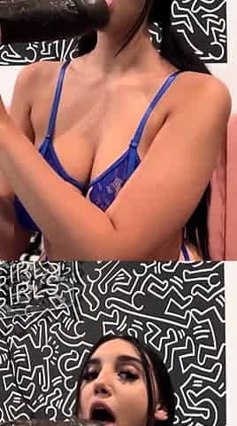 Masturbating solo babe loves her toys
