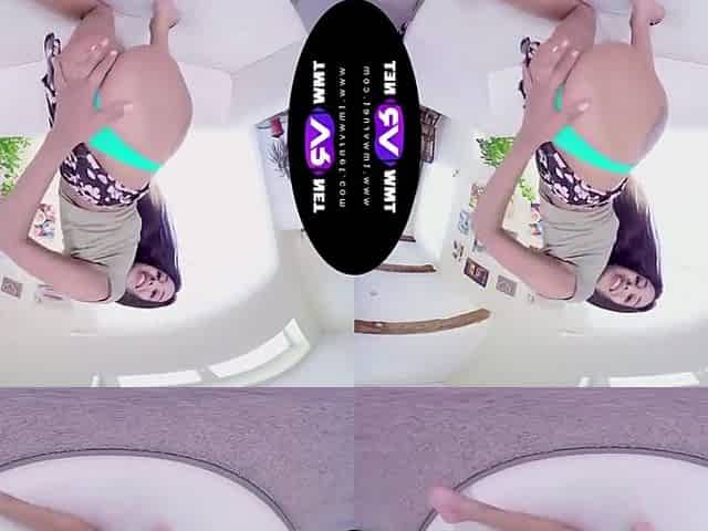 Rough Masturbation From An Exotic Beauty - Roxy Lips And Virtual Reality