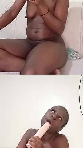 play with my white vibrator_20260218