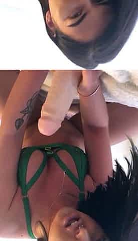 Cute amateur webcam teen girl toying pussy on webcam