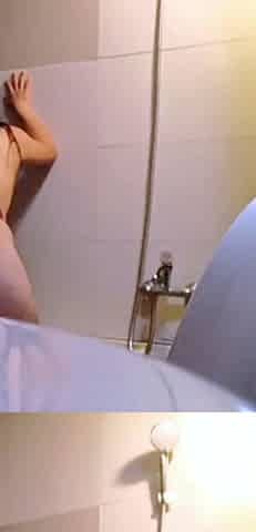 BINEMBANG sa jacuzzi si bestfrien