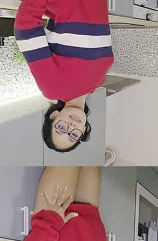I Was Going to Make Breakfast and Ended up in a Wet Morning Masturbation in the Kitchen