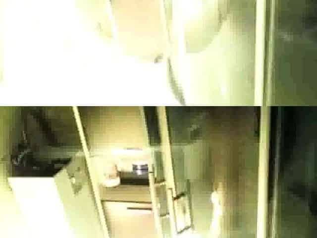 Stepdaughter 25 spied on in shower (gorgeous body)