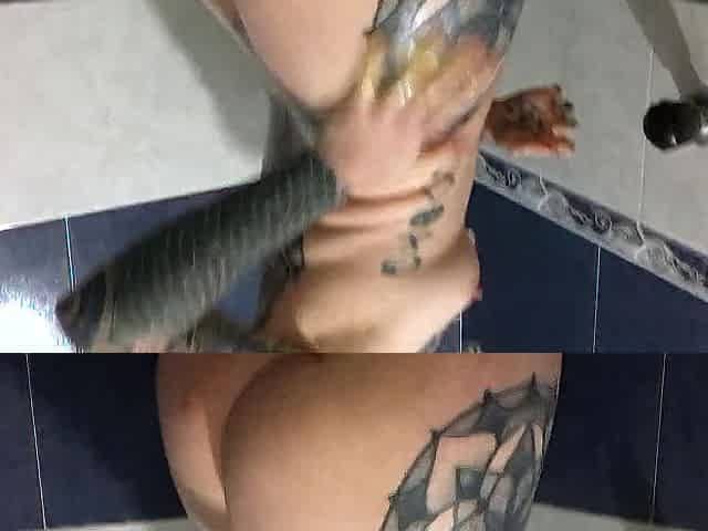 Squirting & pissing shower screw big organic toy