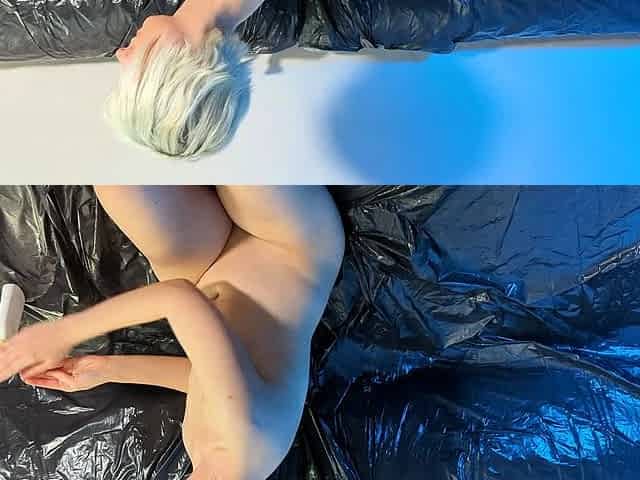 mothkink-Sensual oiling- finger and toy play