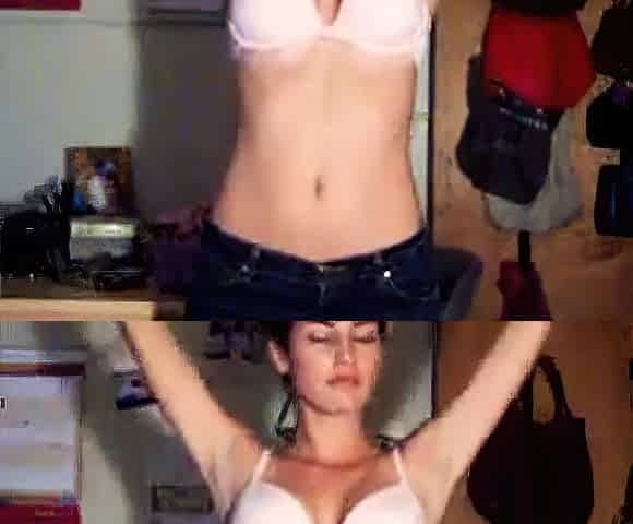 Webcam girl in bikini teases her pussy