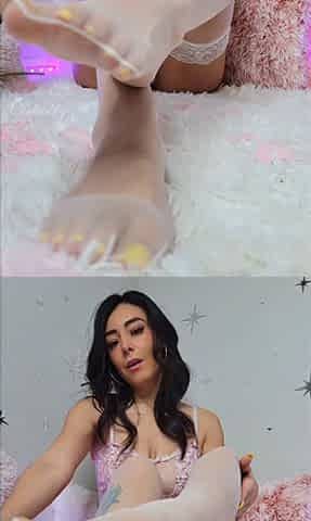 Young amateur teen in solo masturbation getting kinky