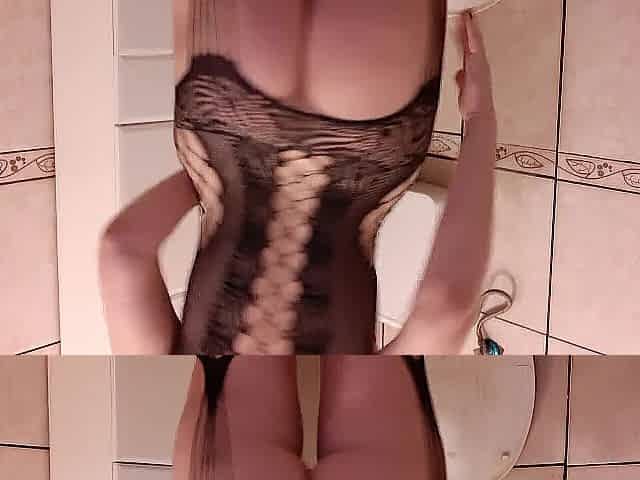 PEE DESPERATION, Moist Cunt Close Up, PISSING, HAWT HOTTY