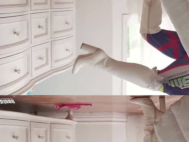 Gamer Girl D Va Spreads Her Big Juicy Ass Wide (haley)