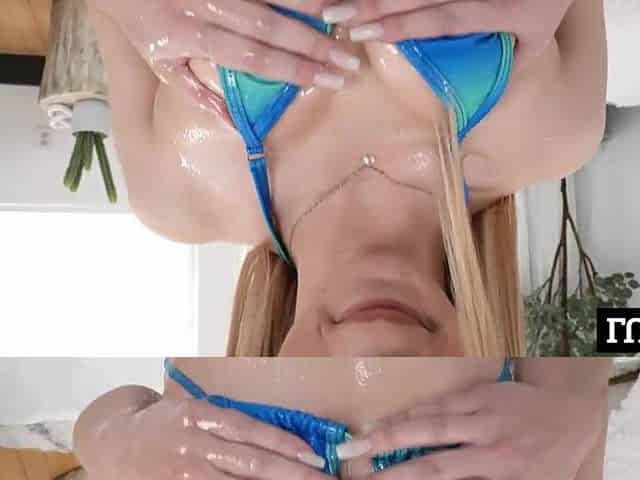 Keira's Oily Pussy Gets Stuffed With Plump Penis!