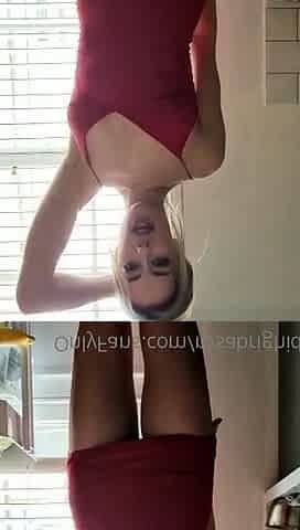 Blonde amateur gives webcam show with toys