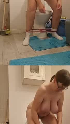 MILF Pees