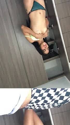 My girlfriend strips, shows her bazookas and I make a lascivious episode.