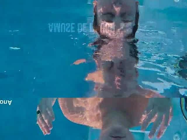 UNDERWATER BANG GOLDEN SHOWER FACIAL for AUSTRALIAN PLAYGIRL