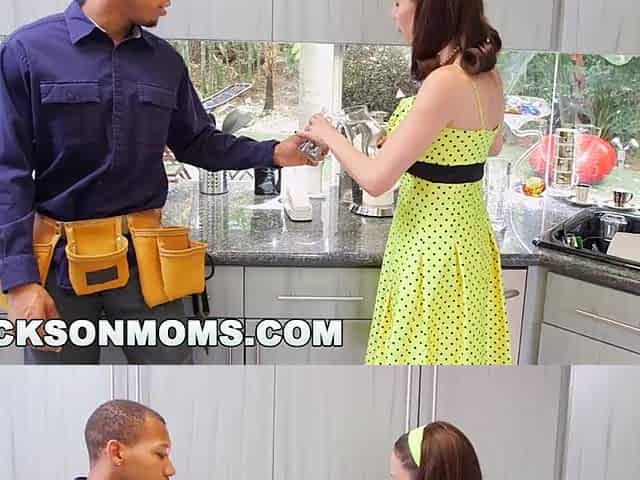 Tiny woman likes double bbc