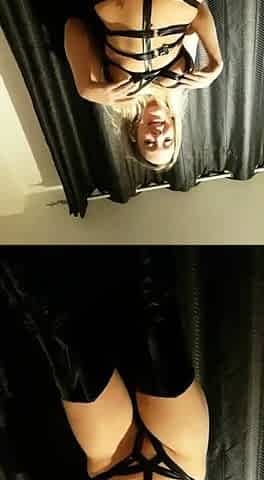 Amateur blonde babe masturbates on cam