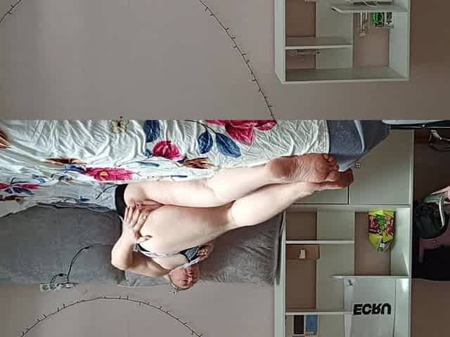 Stepmom Masturbates Big Pussy