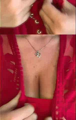 MAMMA HOME ALONE - Hot BOOBIE DANCE in RED