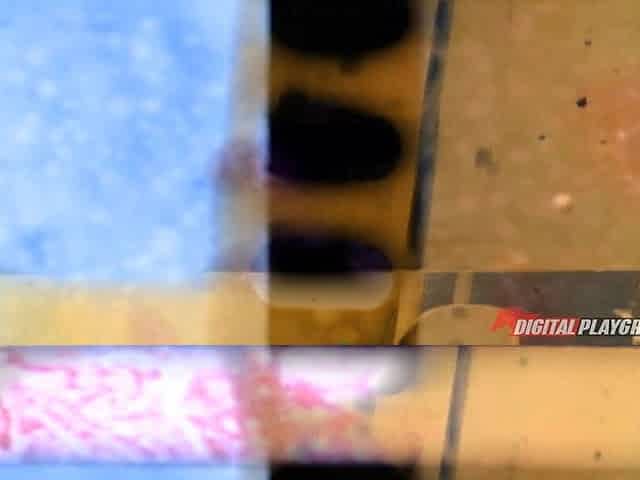 Tanned MILF gets creamy facial
