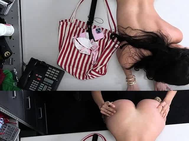 Eating Pussy and Dick Paid for Her Meal Angel Gostosa,