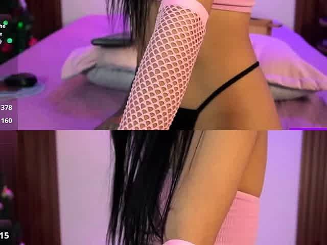 Amateur Webcam Teen Flashes Masturbates
