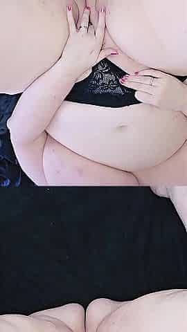 mother I'd like to fuck peeing in daybed whilst masturbating