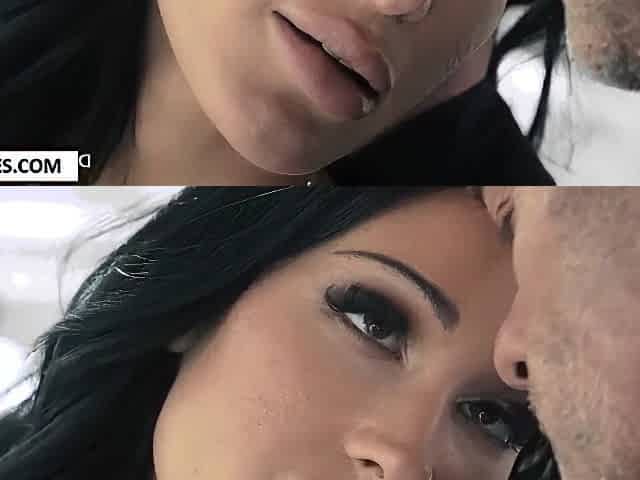 Lola Bellucci And Liz Ocean Horny Threesome Sex