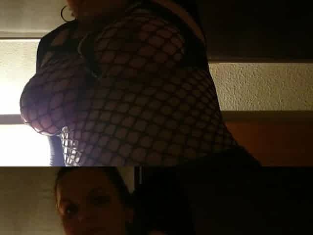 Hot Queen Wants a Blowjob