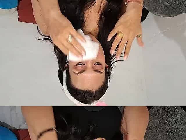 ASMR RELAXING FACIAL CLEANSING (ROLEPLAY IN SPANISH)