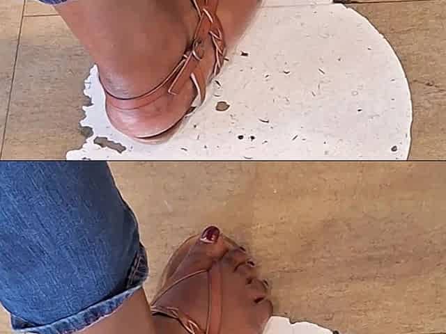 Looking at Ruby Red Toes with Coco Ebony at Nola Coffee Shop