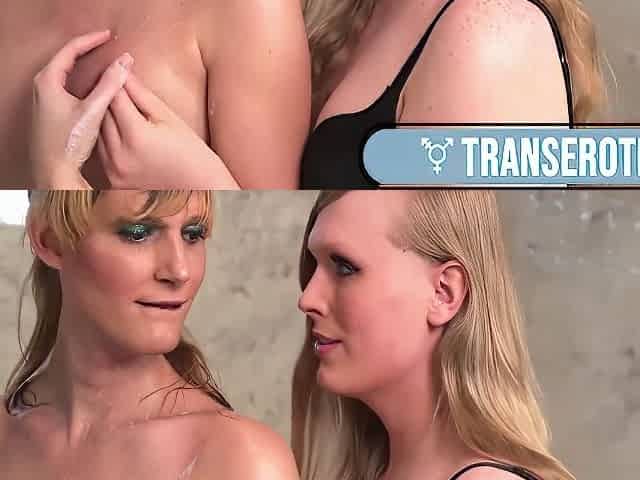 Sexy Roxxie Moth & Nikki Venus Fuck Each Other After Taking A Hot Shower!