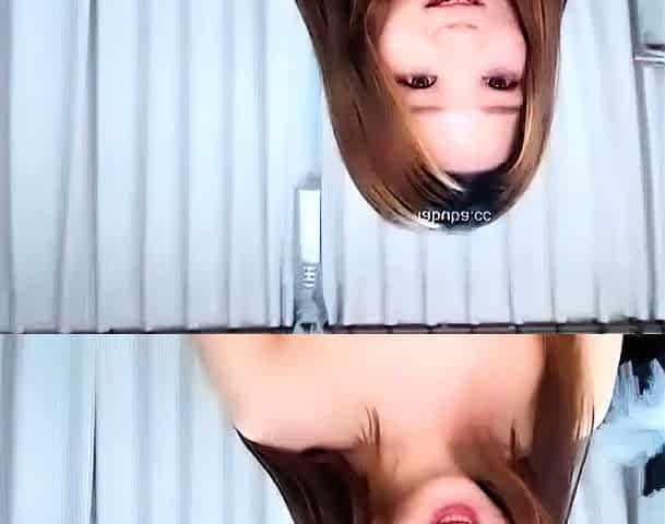 Sweet Korean teen camgirl shows her body