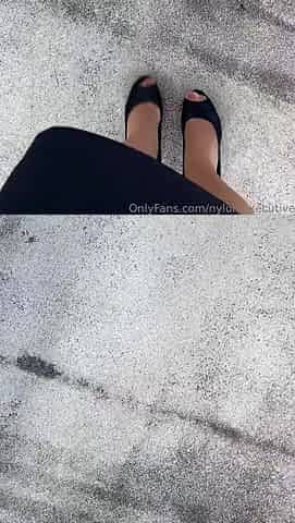 Maitresse Madelines solo foot fetish POV