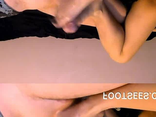 CONSUMMATE FOOTJOB - BAREFOOT FEET AND TOES FOOTJOB