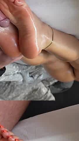 Close-up Morning Footjob - He Woke Me up and I Made Him Cum on My Soles
