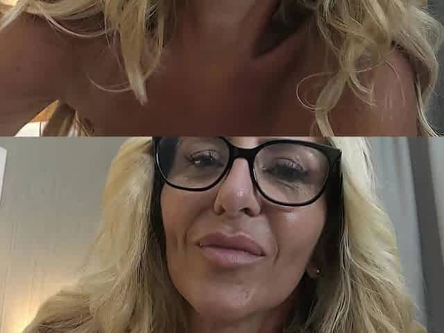 LARGE BREASTS mother I'd like to fuck IN GLASSES POV SUCK AND BANG