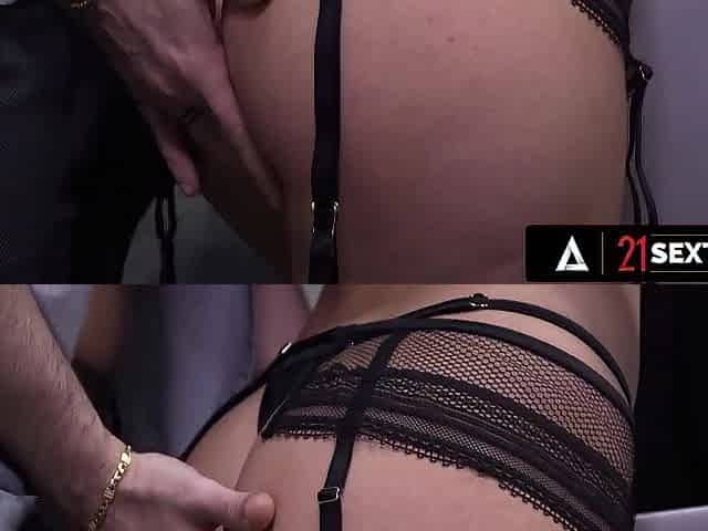 Gorgeous Babe Is Horny For Hard Anal Sex