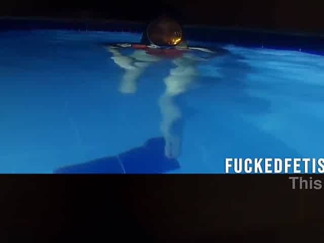 Slim Helen diving mask night pool