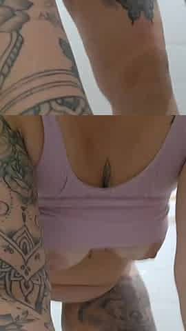 Pissing with so much longing, I'm gonna void urine on u like this