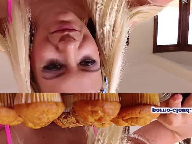 Fingering the mother I'd like to fuck twat