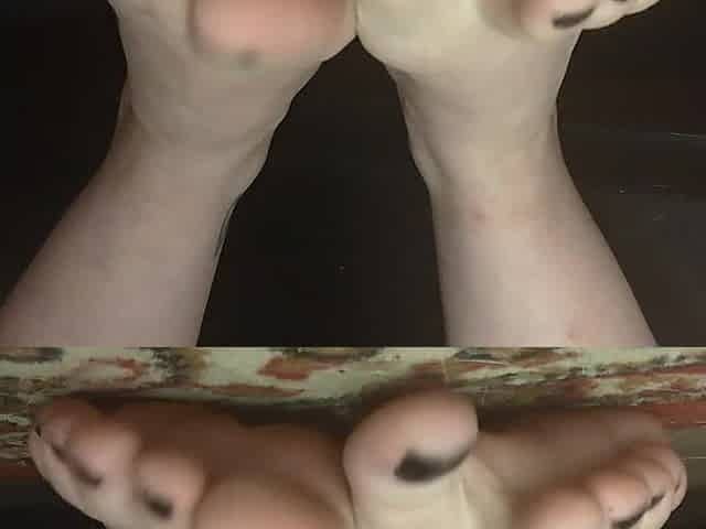 Spy On My Feet Below The Table